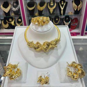 Majestic Royal Spiral Gold Jewelry Set