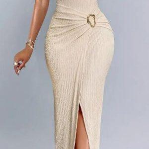 Elegant Pleated Bodycon Midi Dress with Waist Buckle Detail