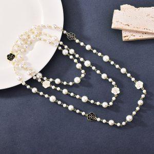 Elegant Pearl Floral Chain Necklace