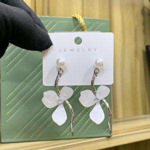 Elegant Floral Pearl Drop Earring