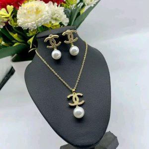 Elegant Gold Pearl Necklace And Earrings Jewelry Set